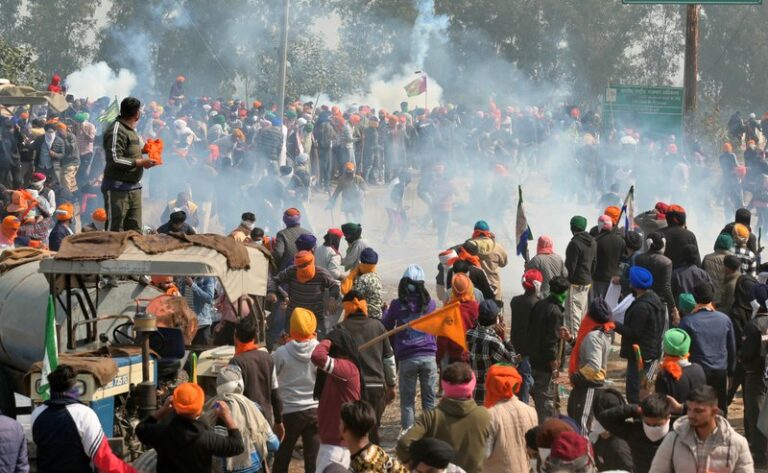 भारतमा भागदौडमा मृत्यु हुनेको संख्या १२१ पुग्यो